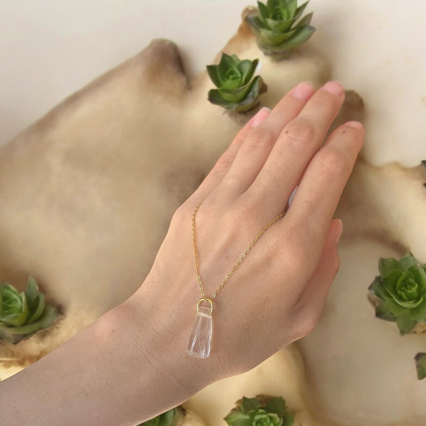 Quartz Standing Necklace