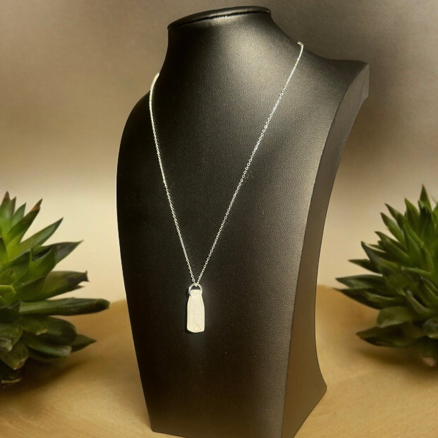 Quartz Standing Necklace