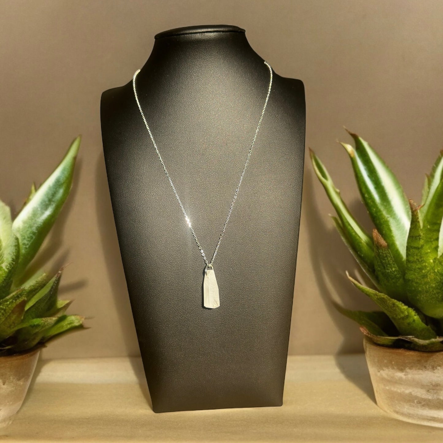 Quartz Standing Necklace